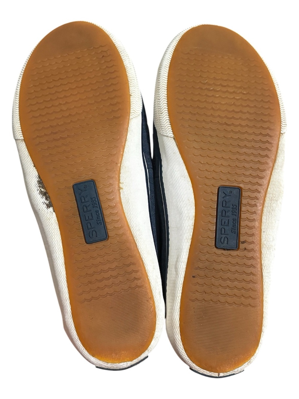 Sperry navy blue moccasin with Brown Gum Soles size 7 - Picture 8 of 9